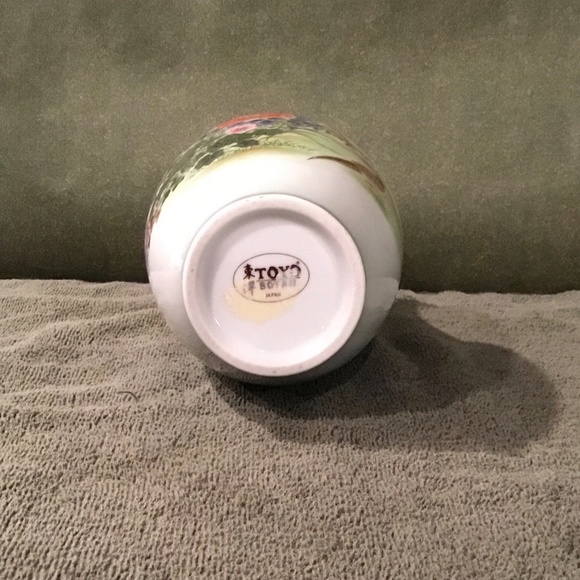 Toyo Botan Accents Vintage Toyo Botan Japan White Vase With